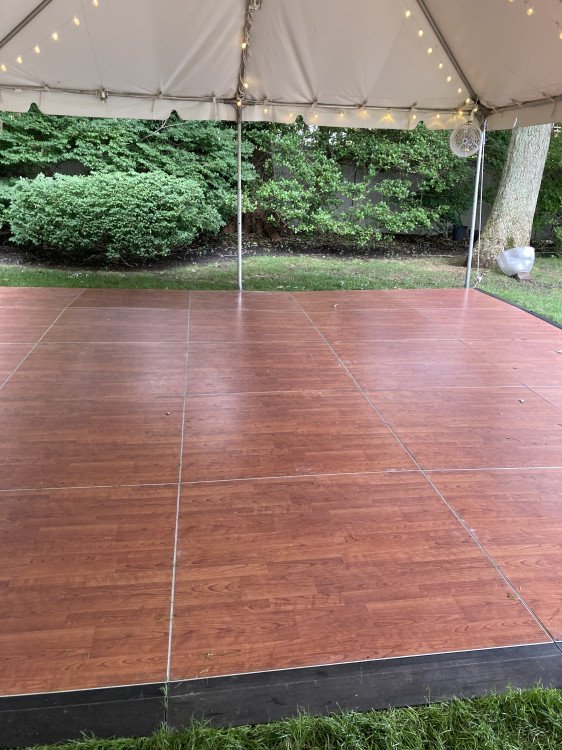 16 X 20 DANCE FLOOR